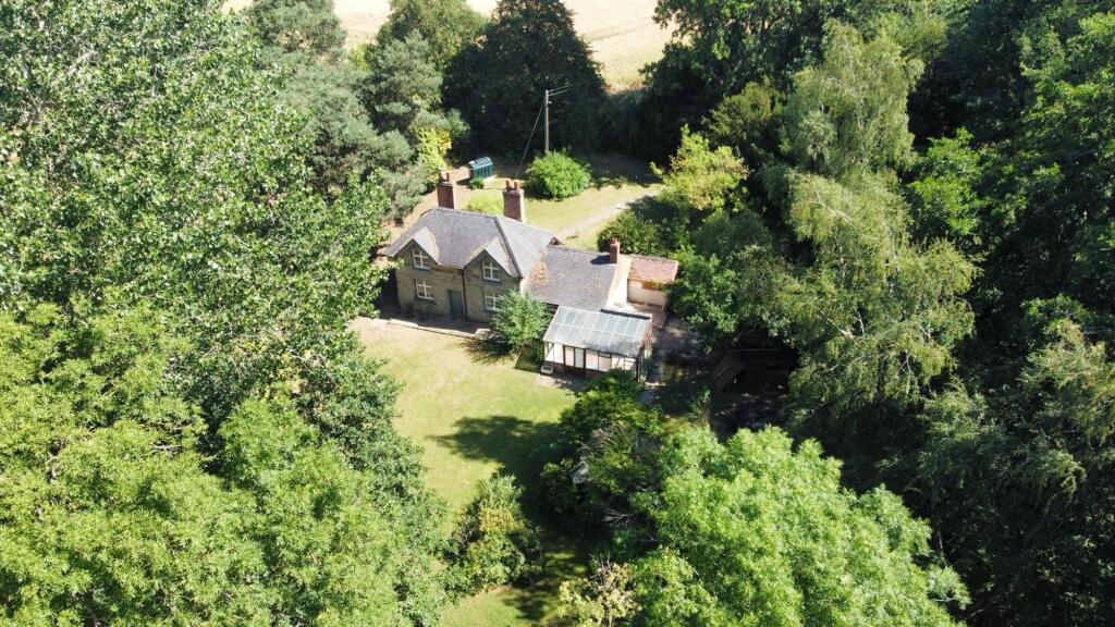2-bed detached on Garendon Park, Loughborough, LE11, £395,000