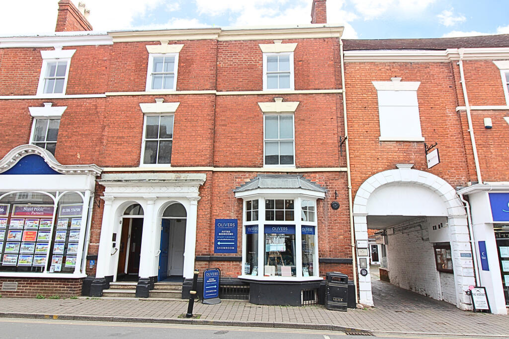 Main image of property: Flat, 21 High Street, Pershore, Worcestershire
