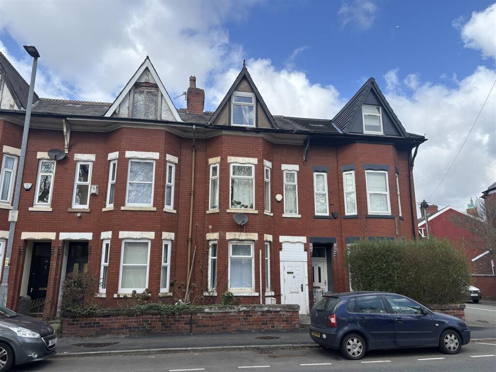 Main image of property: Platt Lane, Manchester