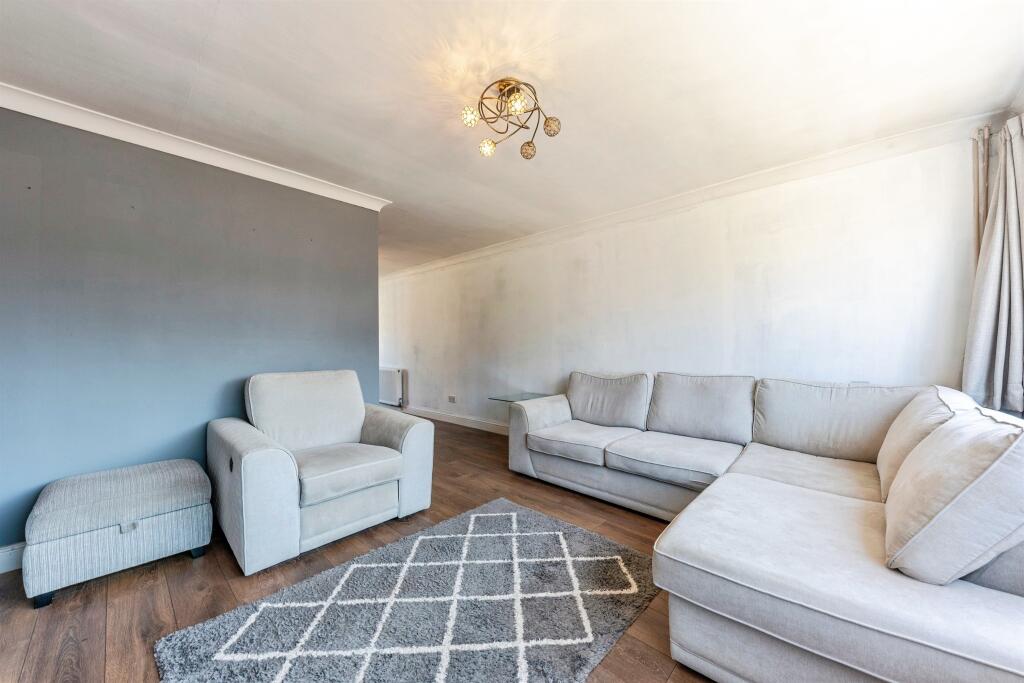 House in South Kesteven, Earlesfield, Grantham - View 3