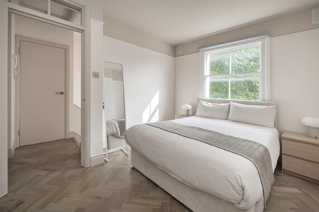 Apartment in London - More