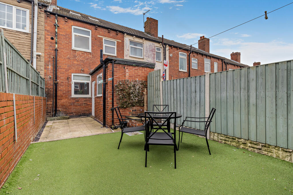 House in Wakefield - View 3