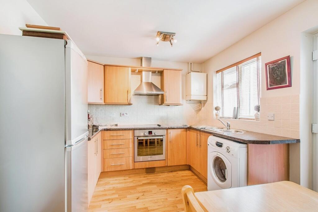 House in Leeds, Stourton - View 2