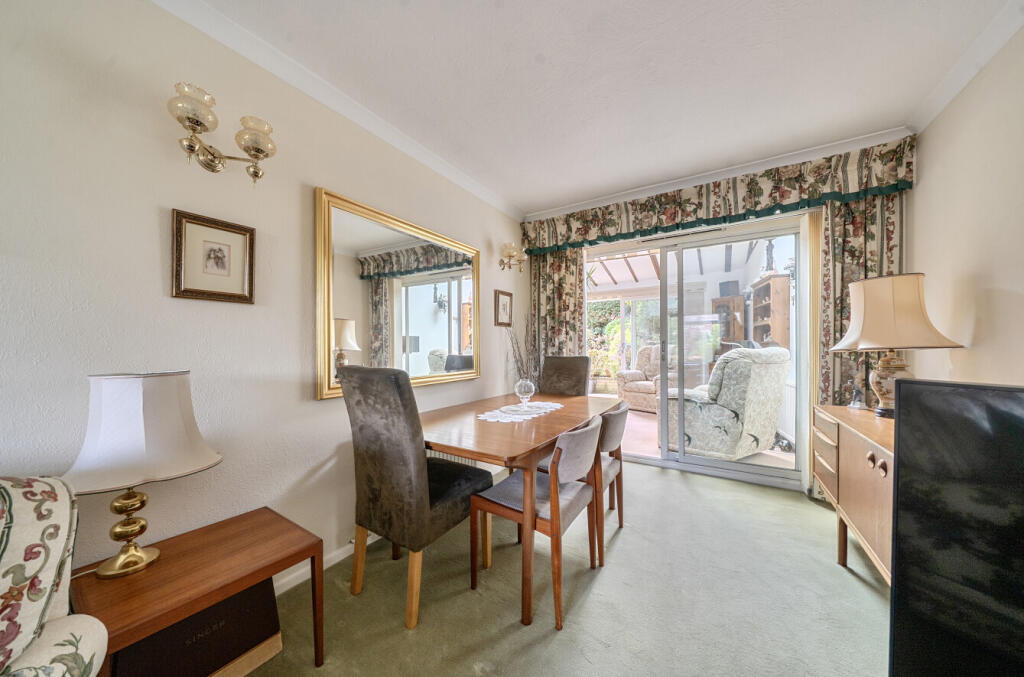Falstaff Avenue, Earley, Reading - View 4