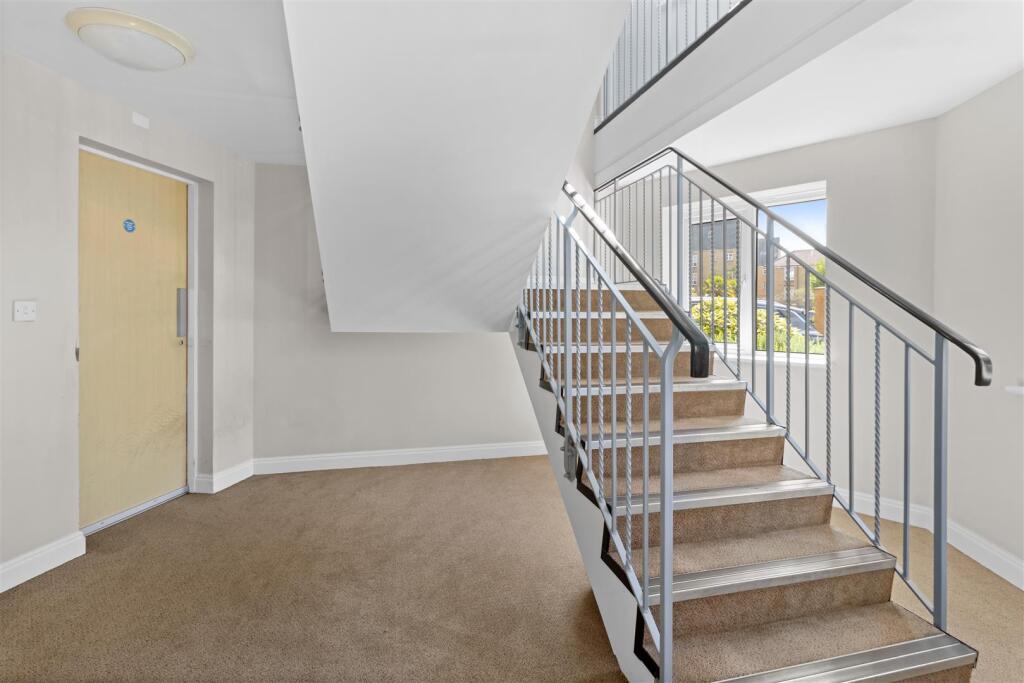 Apartment in Eastbourne, Chatsworth Strand, Crumbles - View 4