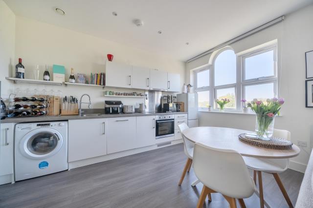 Apartment in Thatcham, West Berkshire - View 4