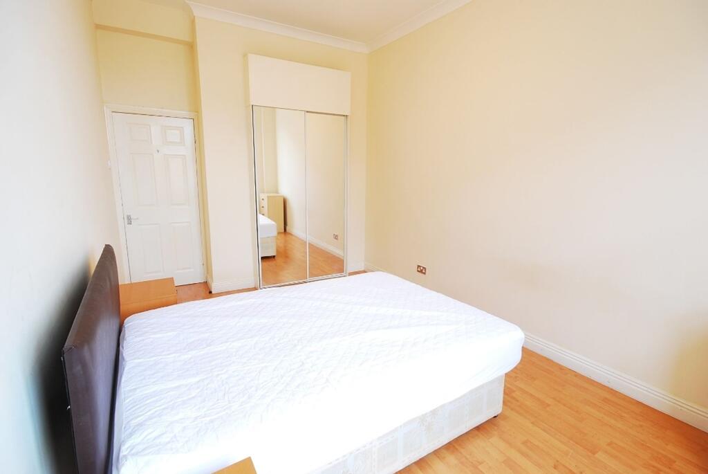 Apartment in Newcastle upon Tyne - View 4