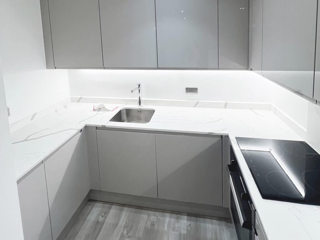 Apartment in Manchester, City Centre - View 3