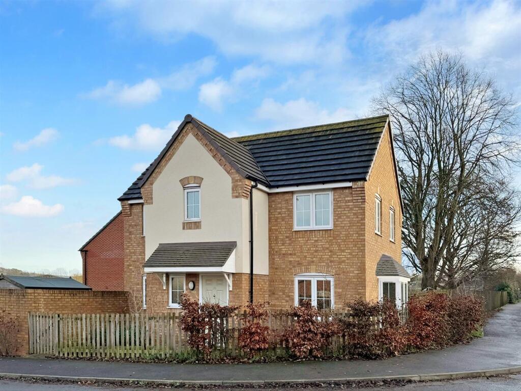 3-bed detached on Porthouse Rise, Bromyard, £260,000