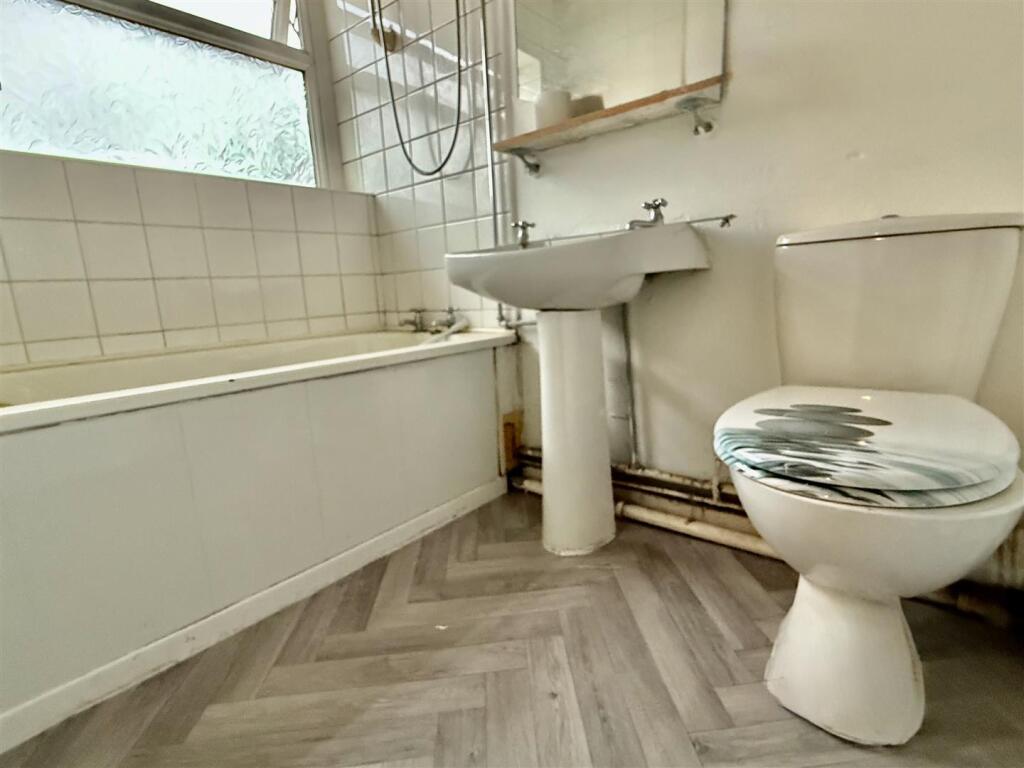Apartment in Newcastle upon Tyne - View 3