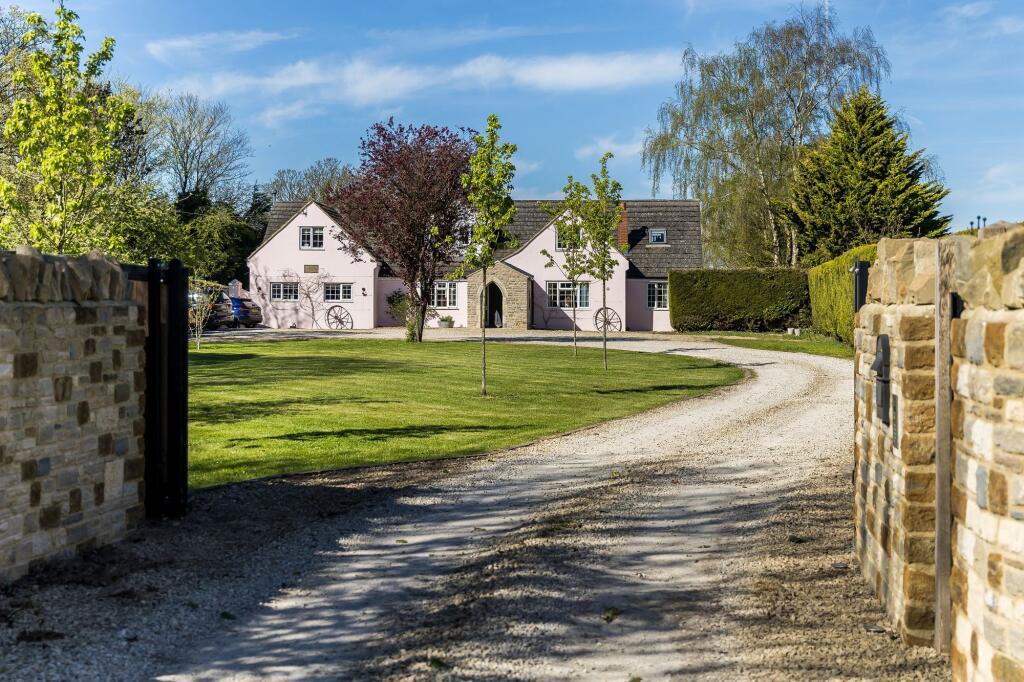 Main image of property: Faringdon Road, Cumnor, OX2