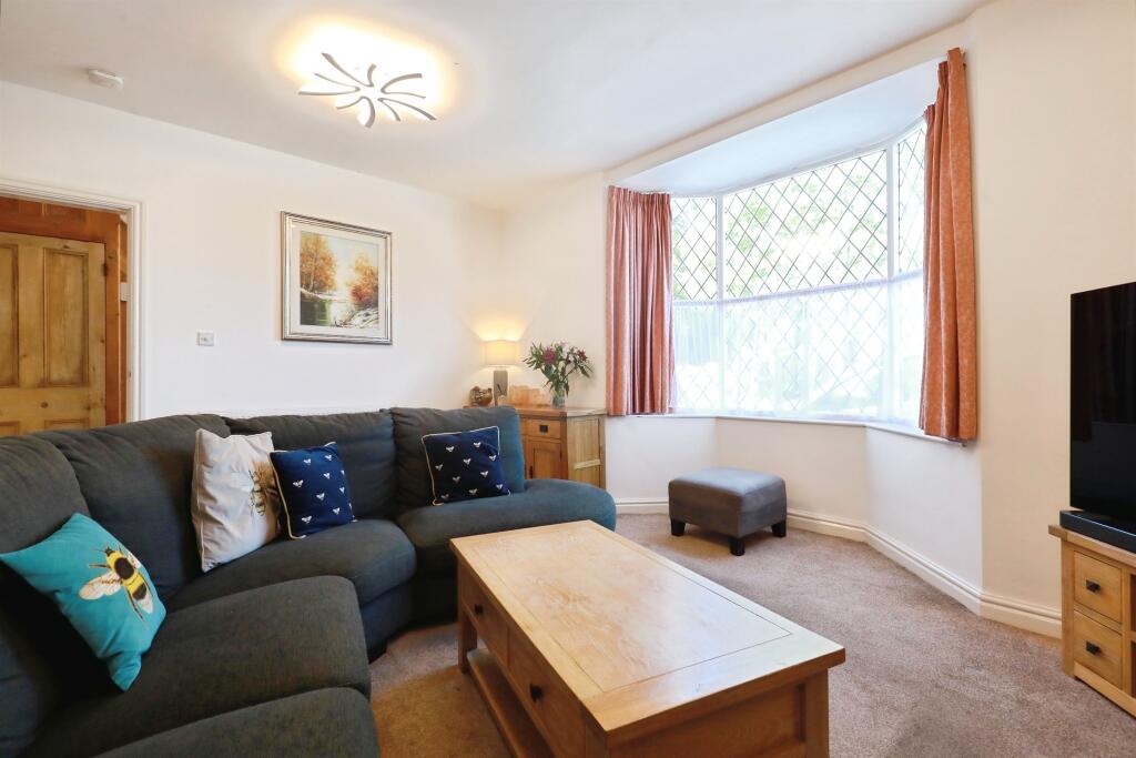 House in Stratford-on-Avon, Wellesbourne CP - View 2