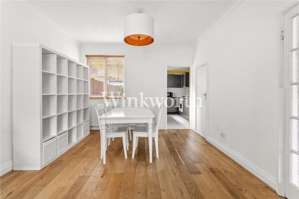 House in London - View 5
