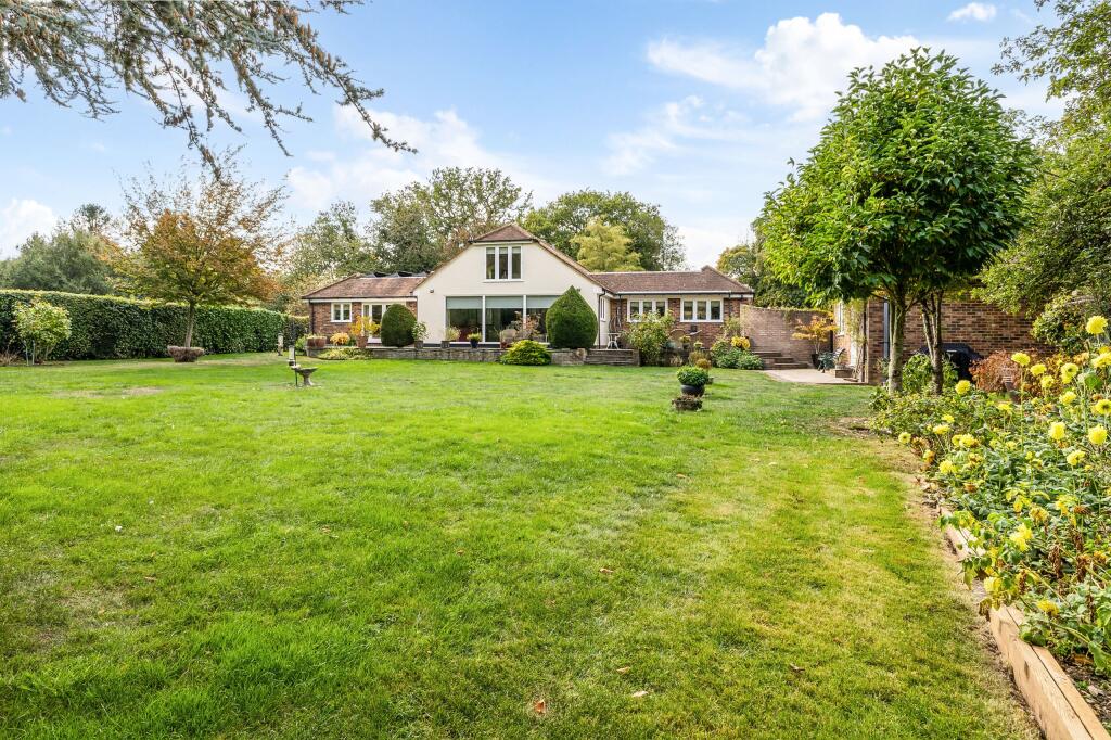 House in St Albans, Redbourn - View 4