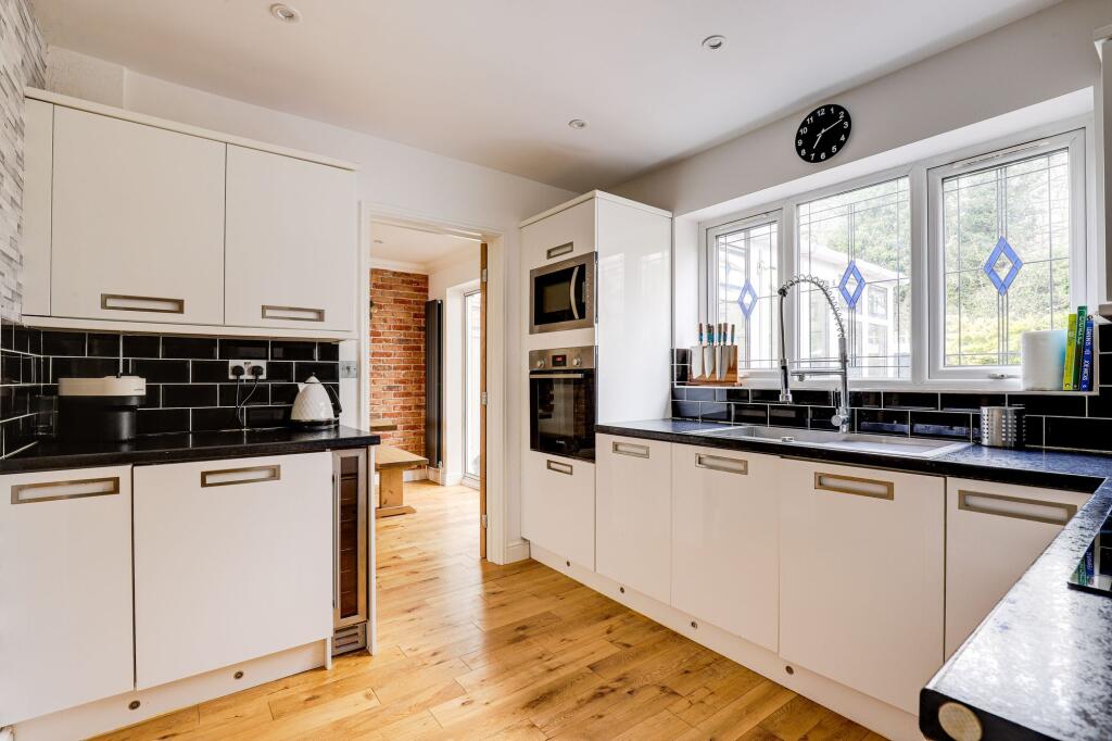 House in Ashfield, Hucknall - View 4