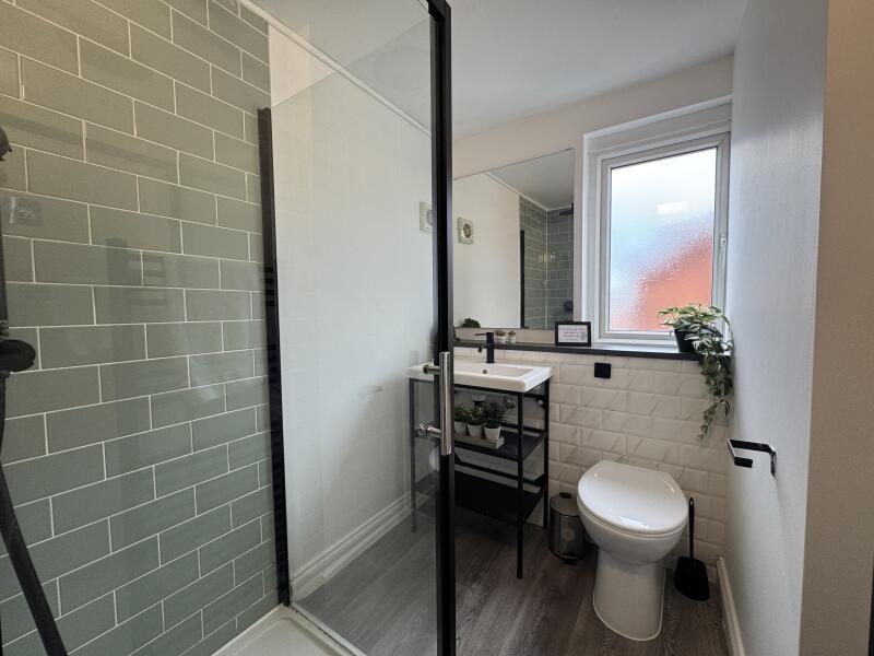 6 bedroom terraced house for rent