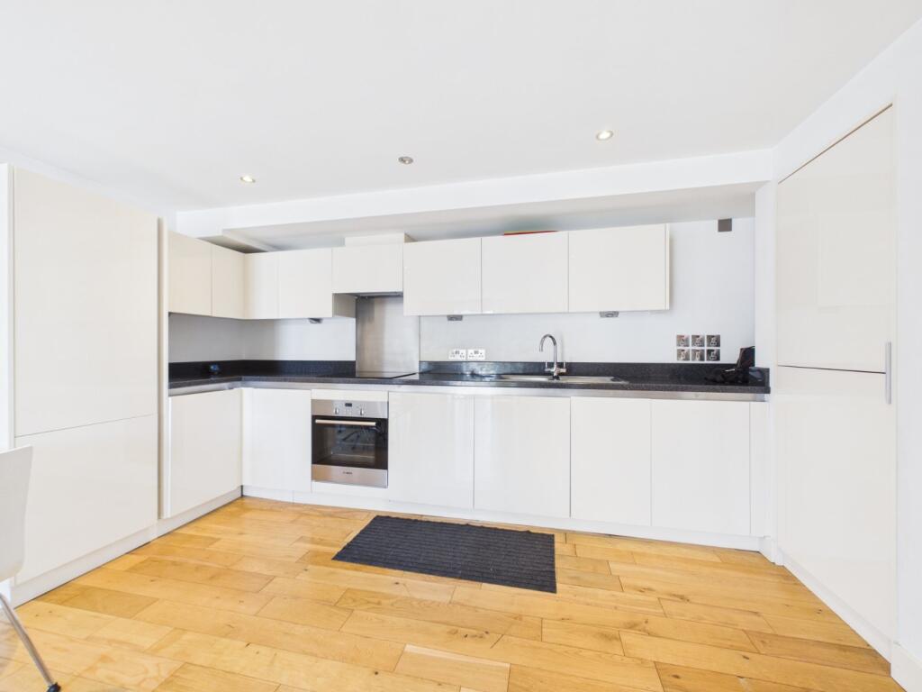 Apartment in Twickenham - More