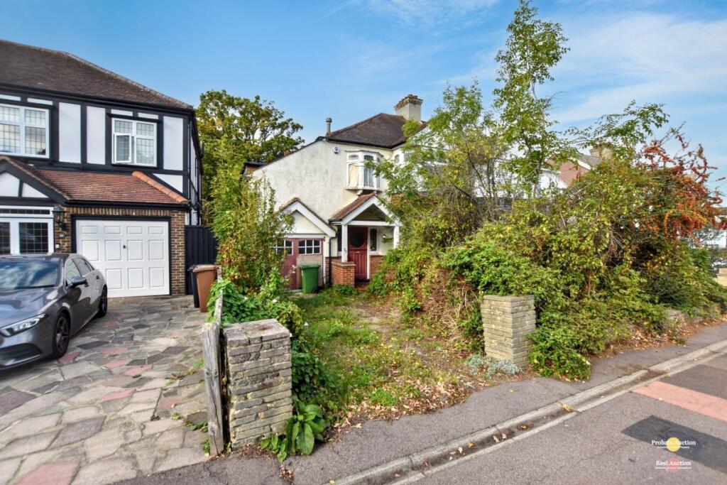 Main image of property: 33 The Avenue, West Wickham, Kent, BR4 0DX
