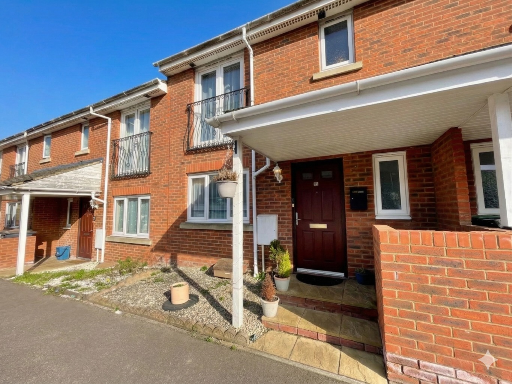 3-bed terraced on Primrose Close, Luton, Bedfordshire, LU3 1EY, £350,000