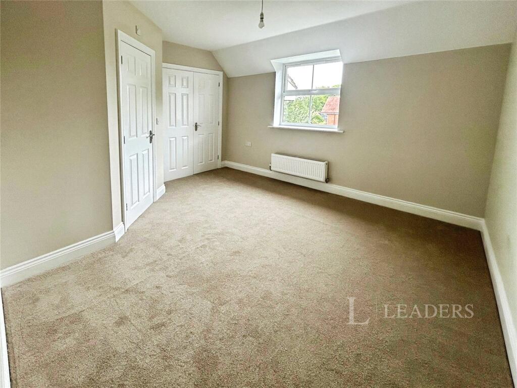 Apartment in Fareham, Hampshire - More