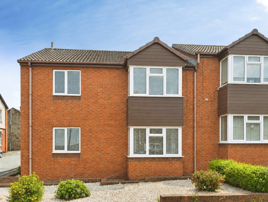 2-bed flat on Briton Terrace, Consett, County Durham, DH8, £95,000
