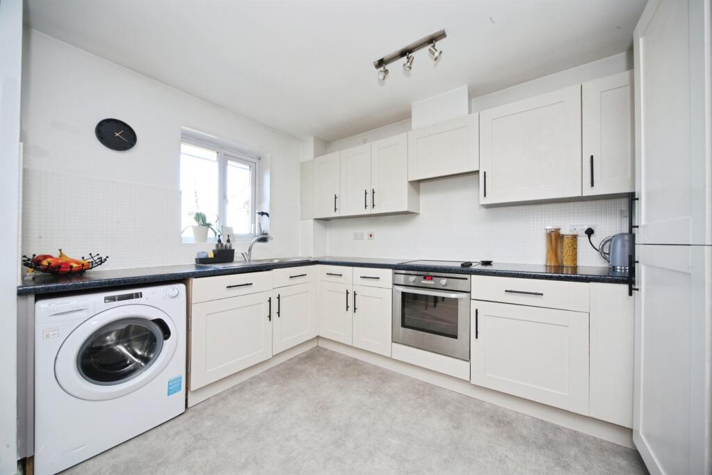 Kiln Way, Dunstable photo 4