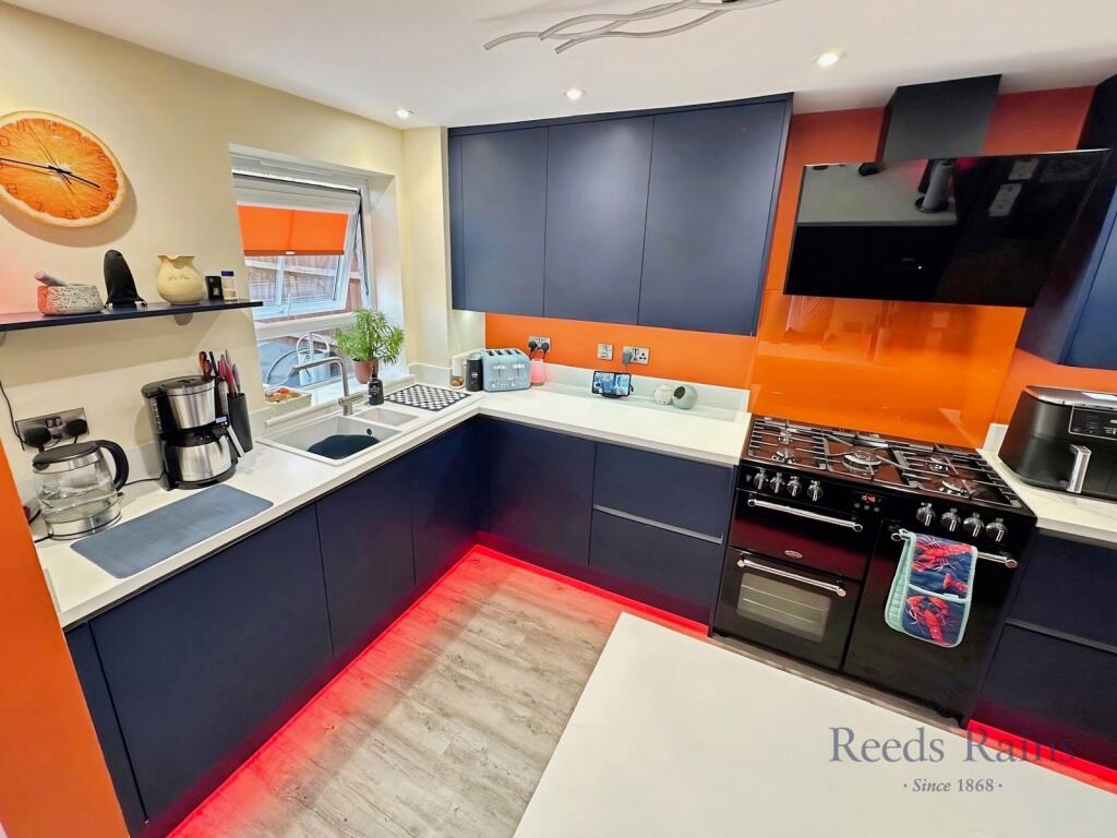 House in Stoke-on-Trent - View 4