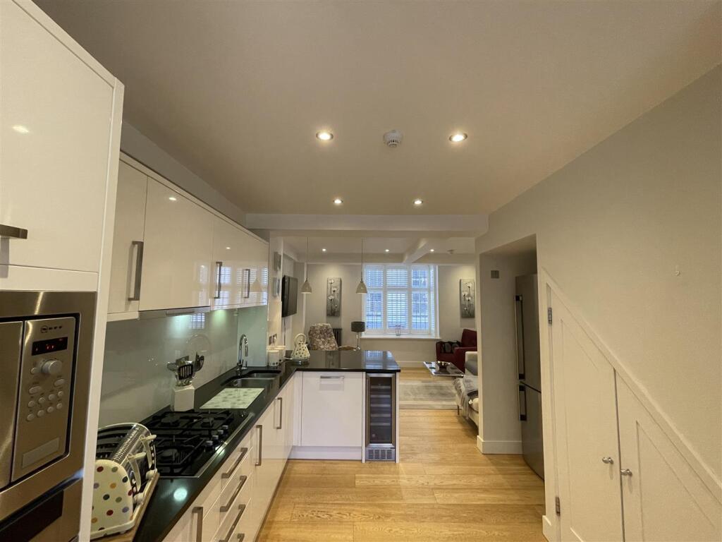 Apartment in Canterbury - View 2