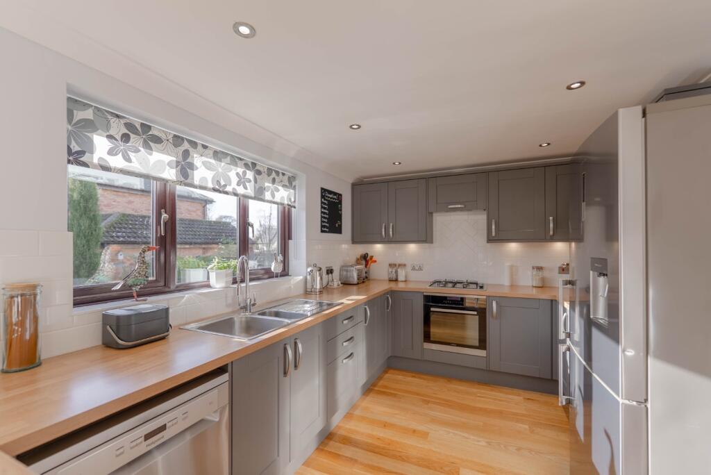 Cranfield Place, Somersham, Huntingdon, Cambridgeshire, PE28 3YJ photo 2