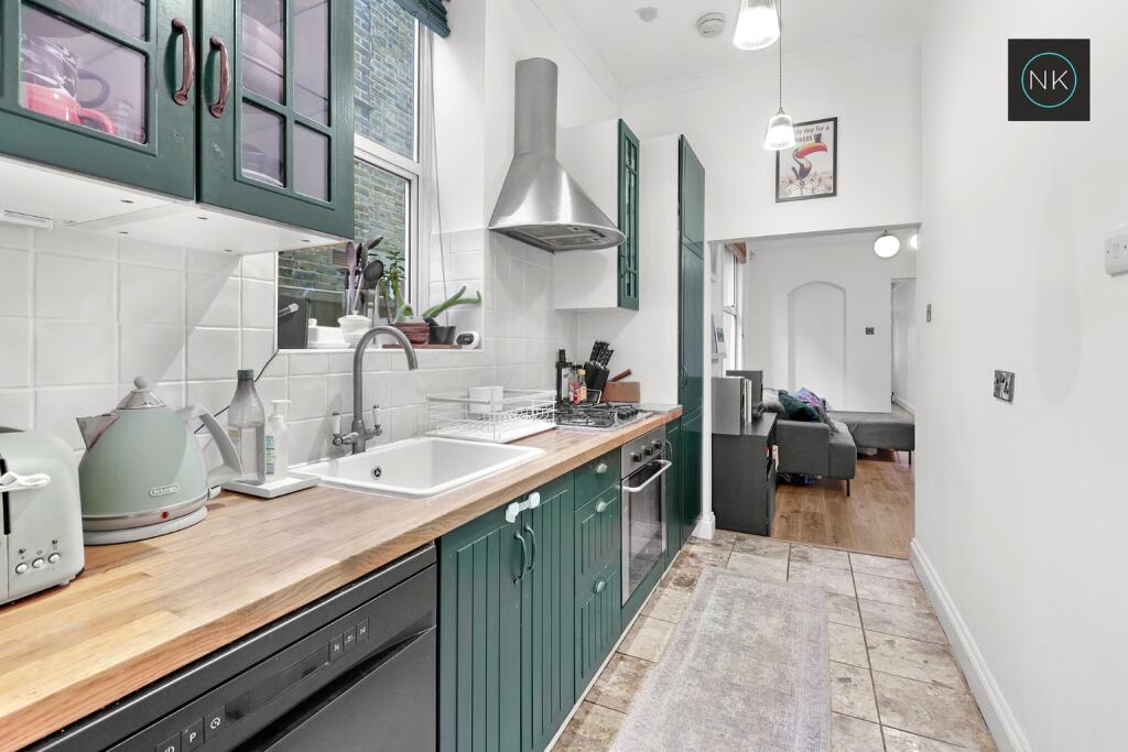 Crescent Road, South Woodford, London, E18 photo 3