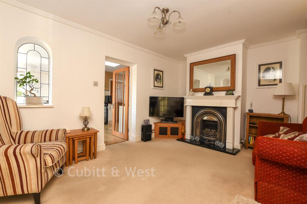 House in Reigate and Banstead, Surrey - View 5