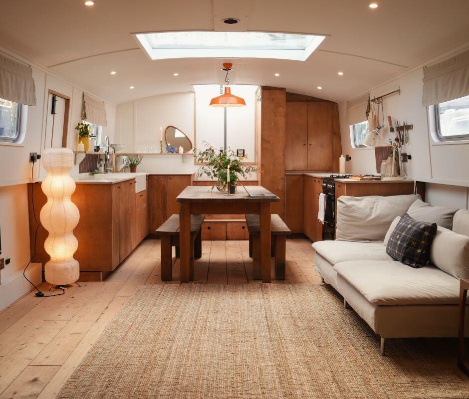 Main image of property: Pomeroy House Boat Willow Tree Marina, Hayes, Middlesex, UB4 9TB