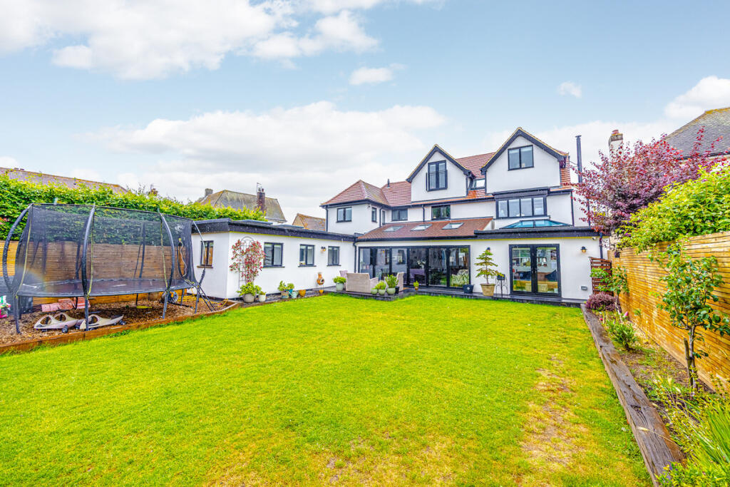 Main image of property: Dynevor Gardens, Leigh-on-sea, SS9