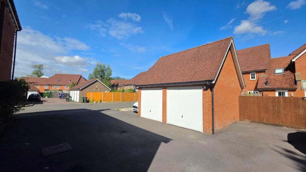 House in Reigate and Banstead, Horley - View 5