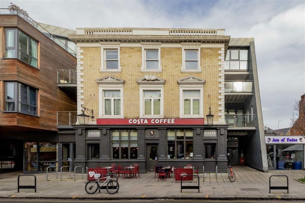 Main image of property: High Road, Willesden Green