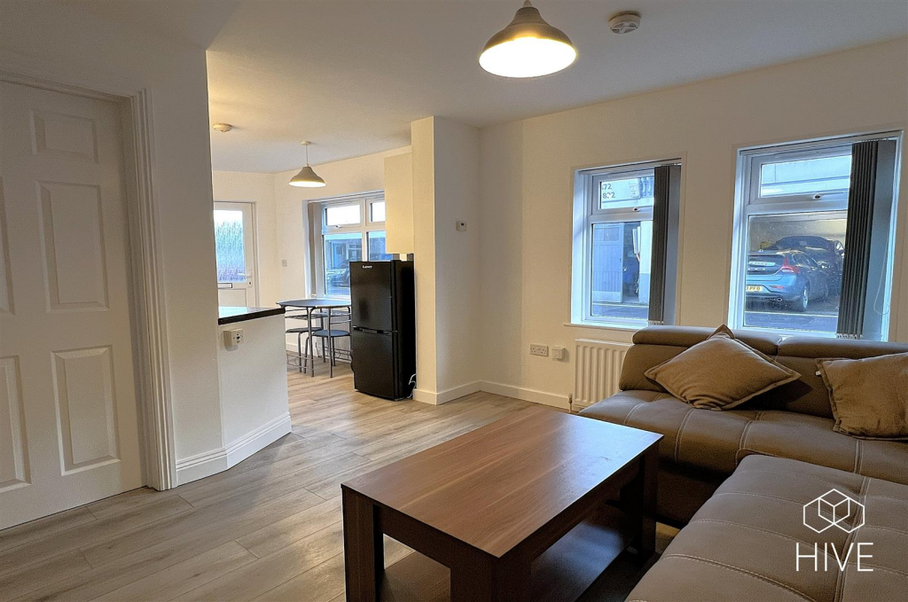 Apartment in Ringwood, Moortown - More