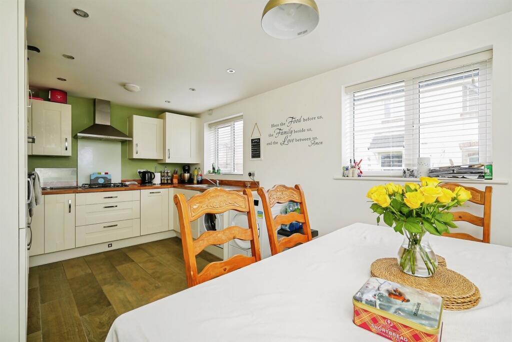 Sorrel Crescent, Didcot photo 3