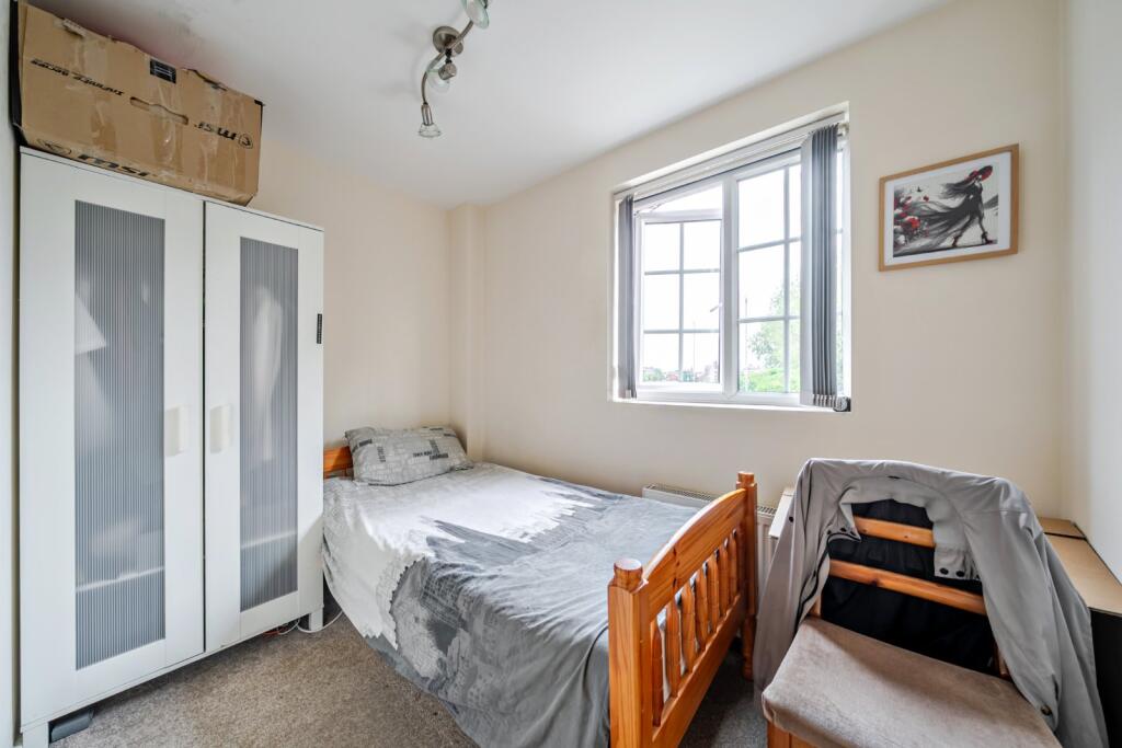 Apartment in East Staffordshire, Burton - More