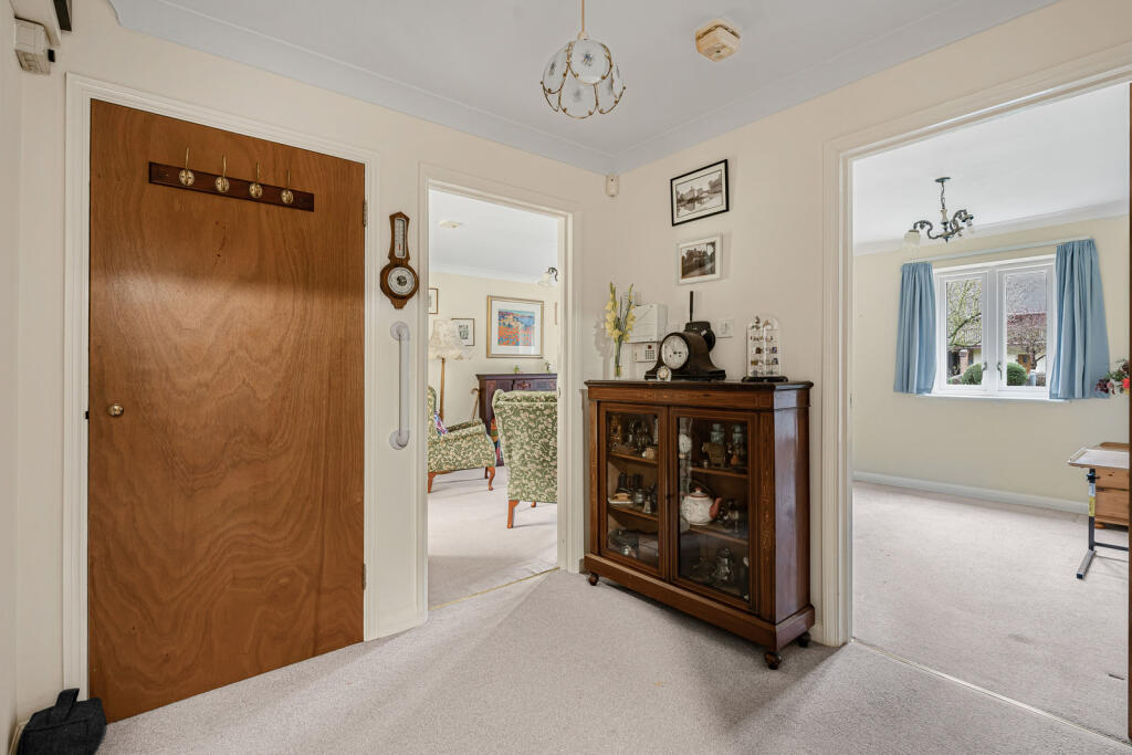Apartment in East Hampshire, Spitalhatch, Alton - View 5