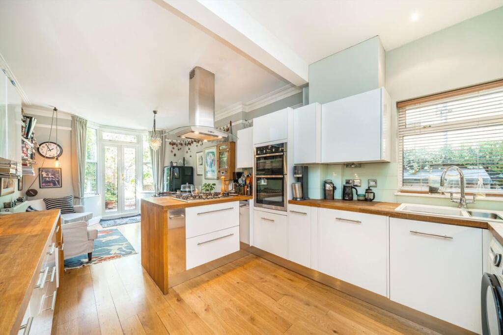 House in London - View 5