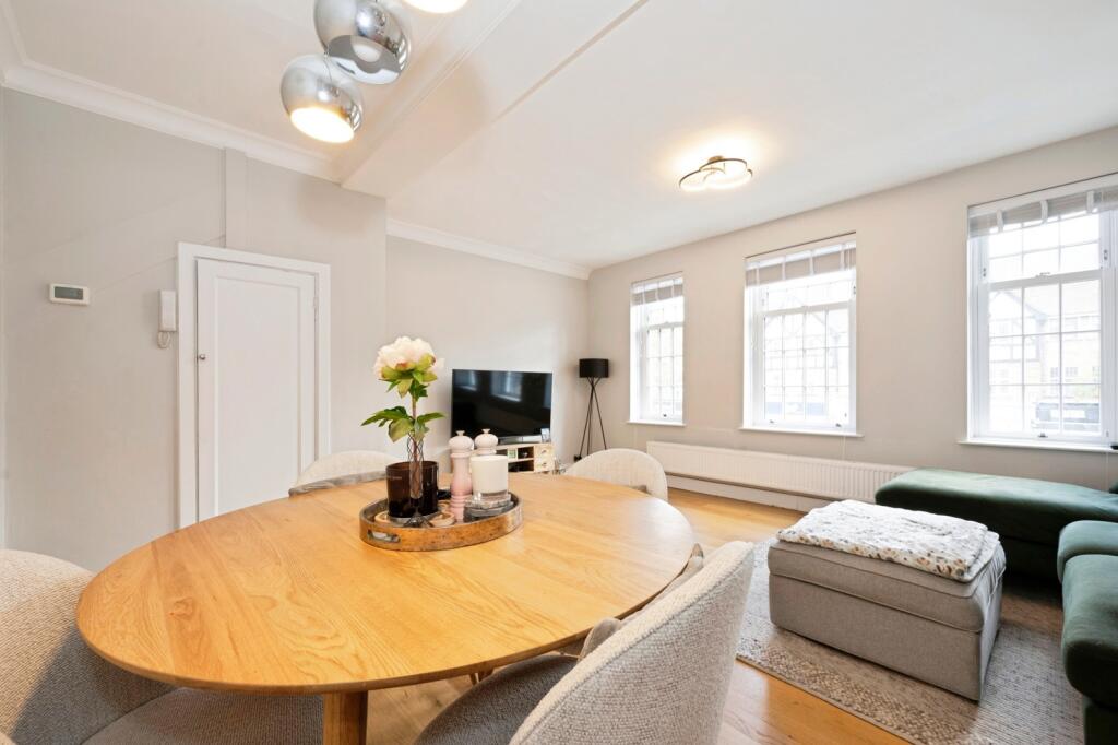 Apartment in Esher - View 4