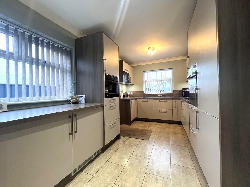 Green Park, Chatteris, Cambs, PE16 6DN photo 2