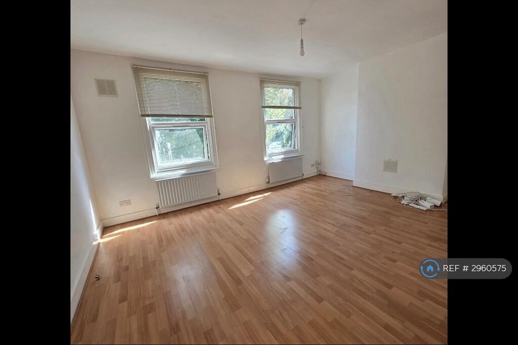 Apartment in London, Seven Sisters, West Green - View 3