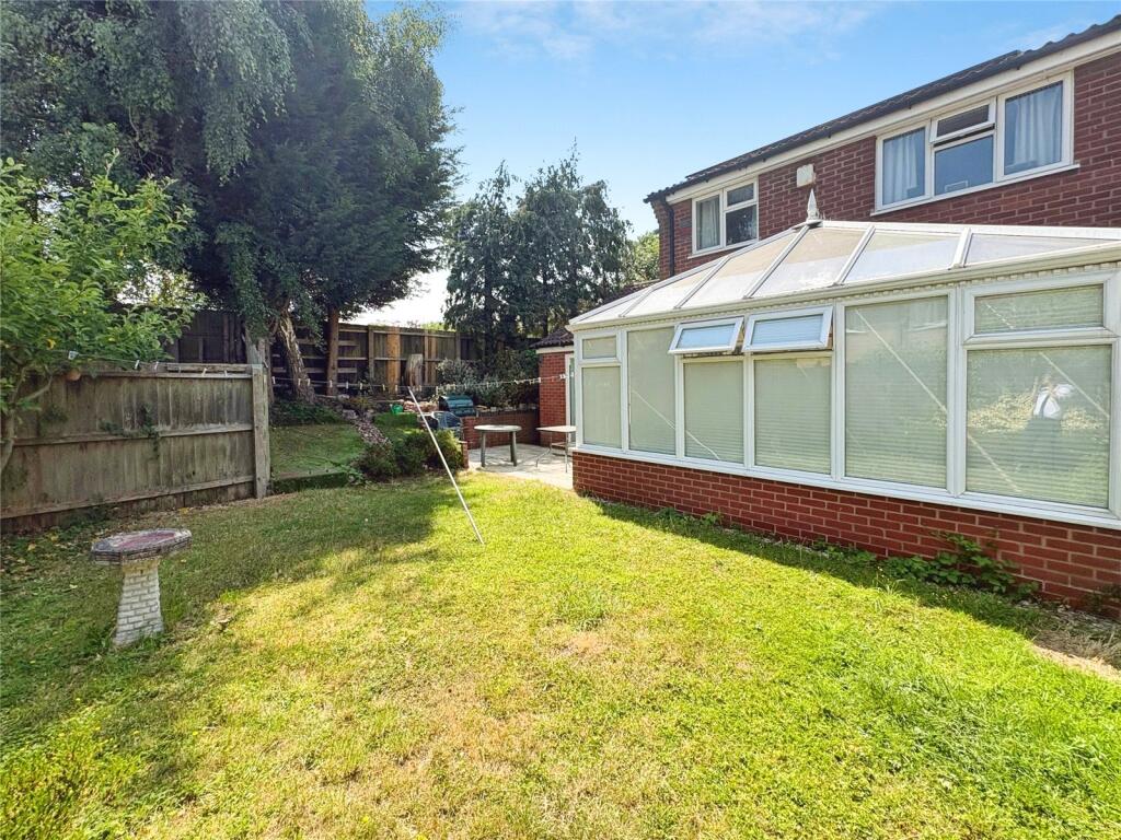 House in Bedworth, Collycroft - View 6