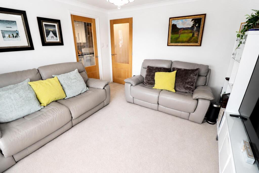 Apartment in Rushden, North Northamptonshire - View 4