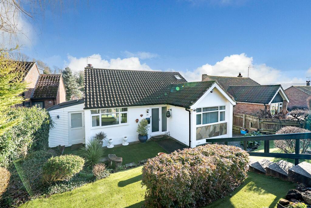 Main image of property: Brownlow Rise, Totternhoe, LU6