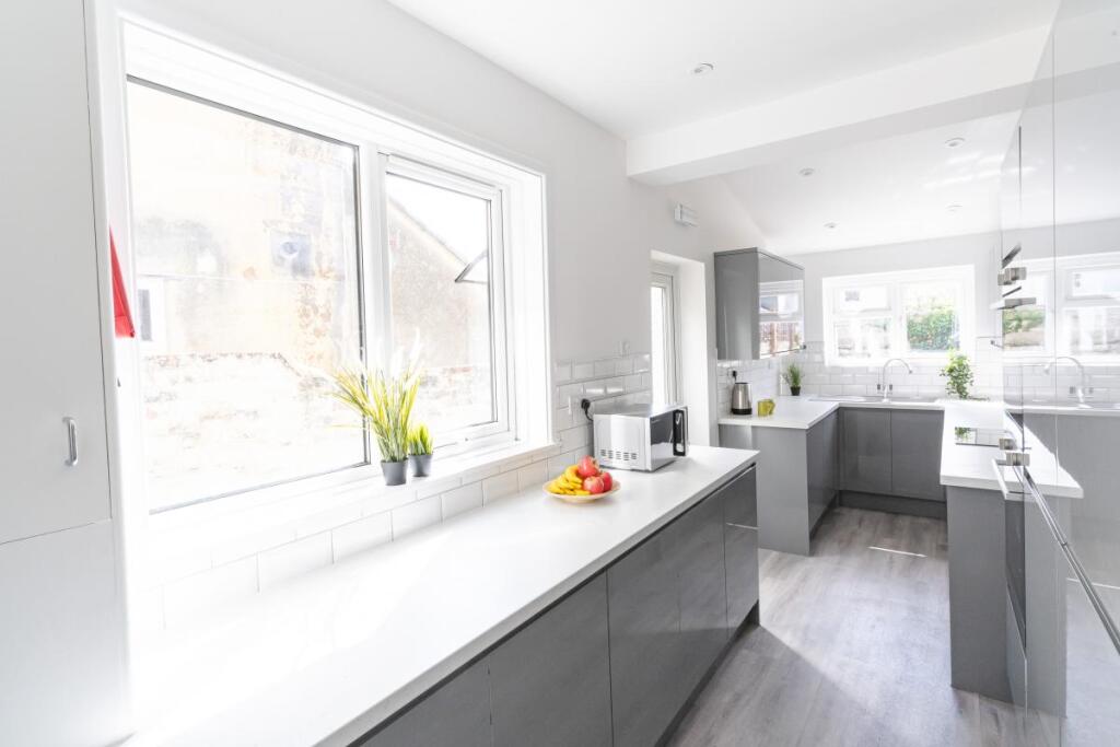 House in Portsmouth - View 2