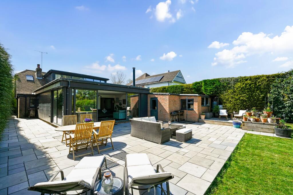 Main image of property: Kempes Corner, Boughton Aluph, Ashford, Kent, TN25