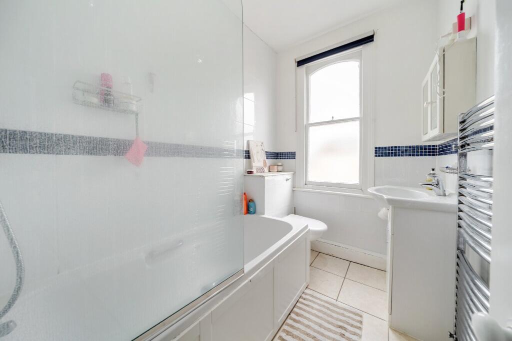 Apartment in London - View 4