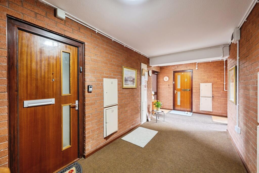 Apartment in Newton, Mumbles - View 2